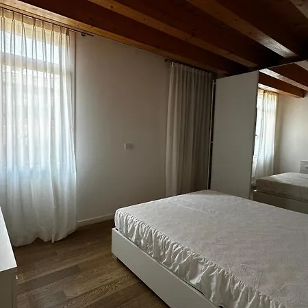 Venetian Mood Grand Escape